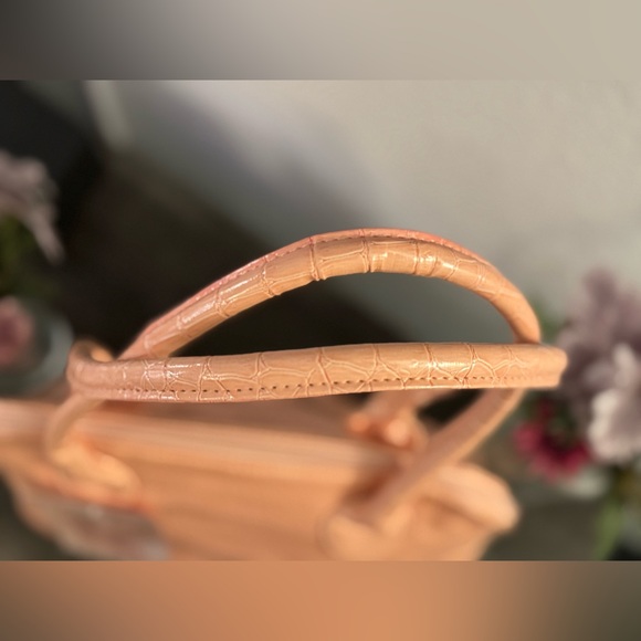 Jessica Simpson Peach Crocodile-Pattern Satchel - Picture 4 of 12